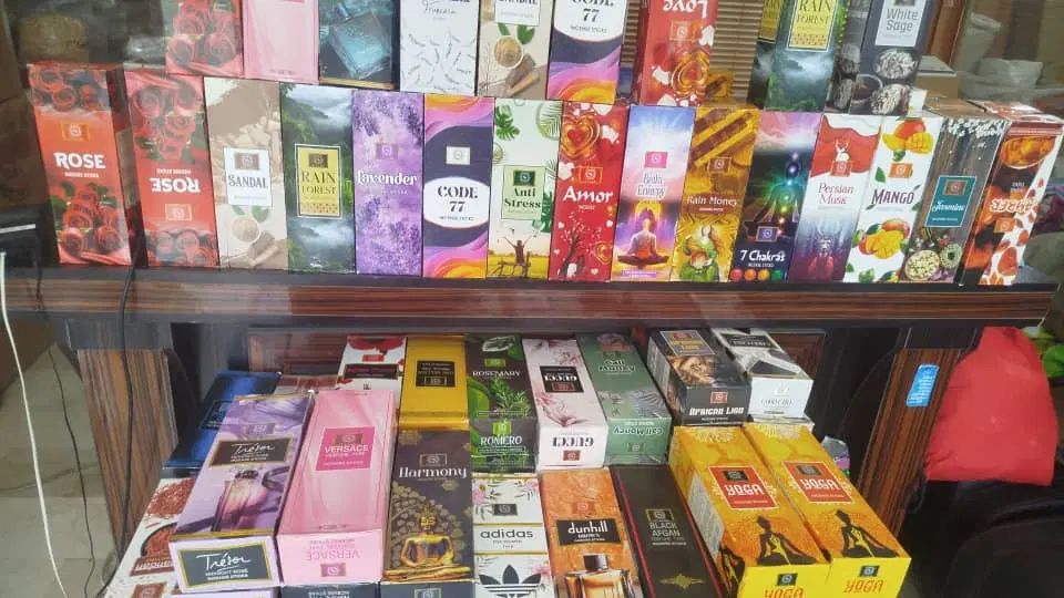 پخش عمده  انواع عود هندی و عودشیر اصلی اسفنددودکن|آرایشی، بهداشتی، درمانی|تهران, بازار|دیوار