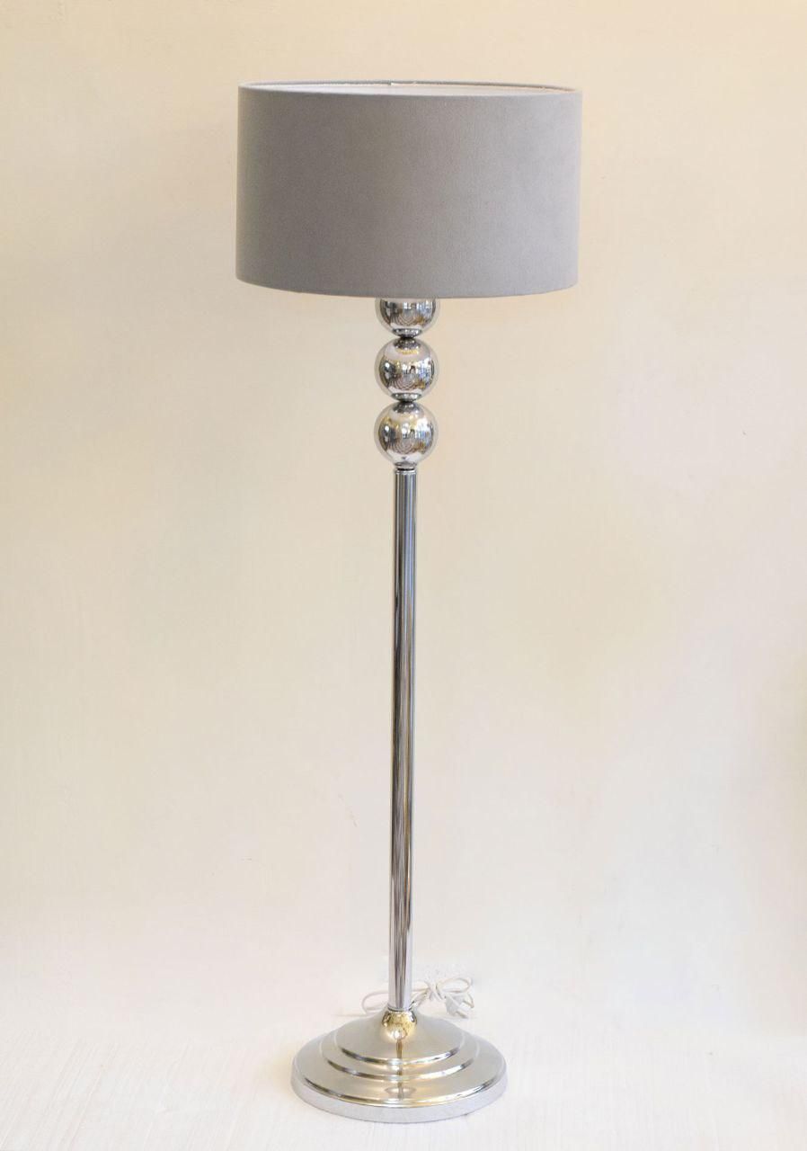 آباژور ایستاده کنارسالنی مدرن اسپرت با شیدمخملی|چراغ خواب و آباژور|تبریز, |دیوار