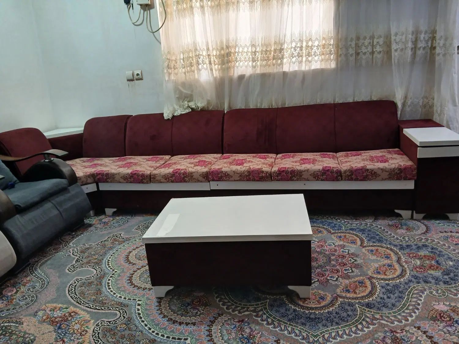 مبلمان ۷نفره Lهمراه با میز وسط کاملا  تمیز و سالم|مبلمان خانگی و میز عسلی|اهواز, شهرک الهیه|دیوار