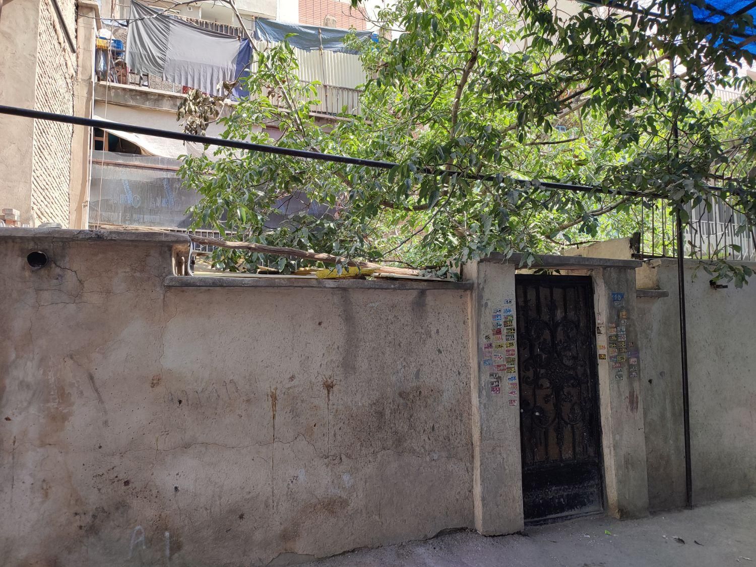 خانه ۳ طبقه دربستی