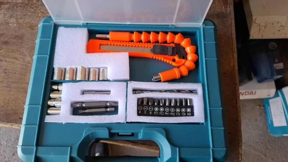 دریل شارژی براش لس دیوالت و ماکیتا|ابزارآلات|مرودشت, مختارآباد|دیوار