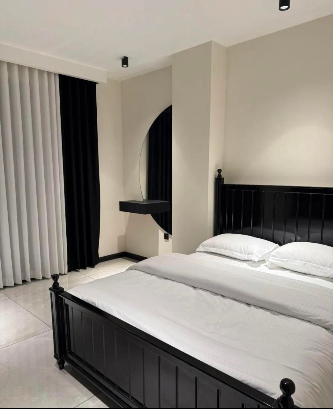 اجاره روزانه مبله نزدیک مراکز خرید و بیمارستان|اجارهٔ کوتاهمدت آپارتمان و سوئیت|شیراز, معالیآباد|دیوار