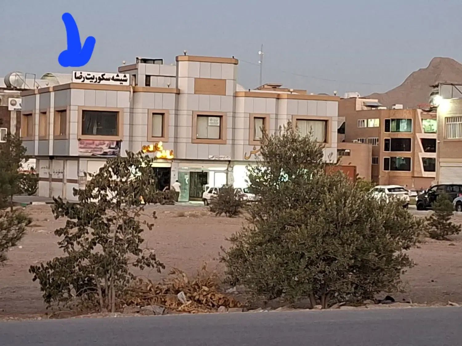 رهن مغازه ب۴ جنب دادگاه و مسکن مهر خلیج فارس|اجارهٔ مغازه و غرفه|فولادشهر, B4|دیوار