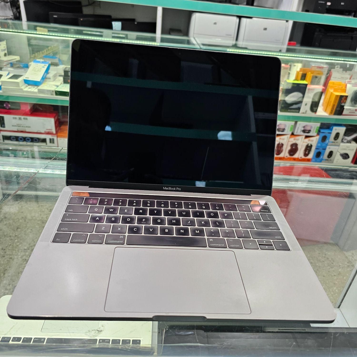 لپتاپ اپل مکبوک پرو ۲۰۱۷ باریک تاچ بار دار i7 رم۱۶|رایانه همراه|یاسوج, |دیوار