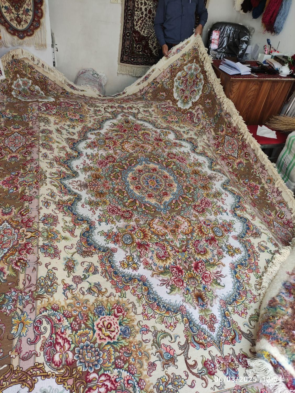 فروشگاه مصالح فرش دستباف صدرا|فرش|میاندوآب, |دیوار