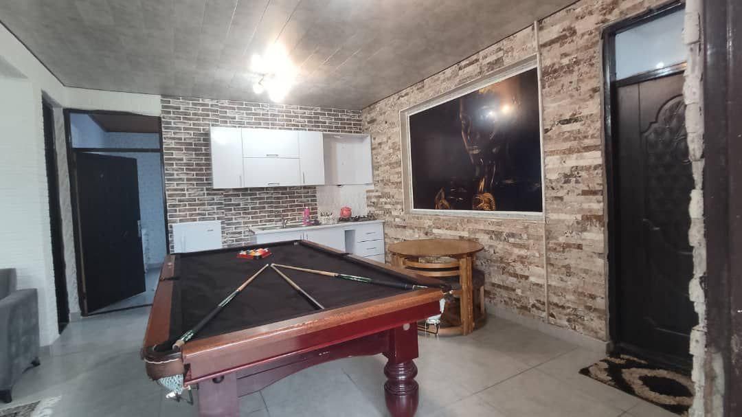 ویلا دو خواب استخر دار نزدیک ساحل|اجارهٔ کوتاهمدت ویلا و باغ|بندر انزلی, معلم|دیوار