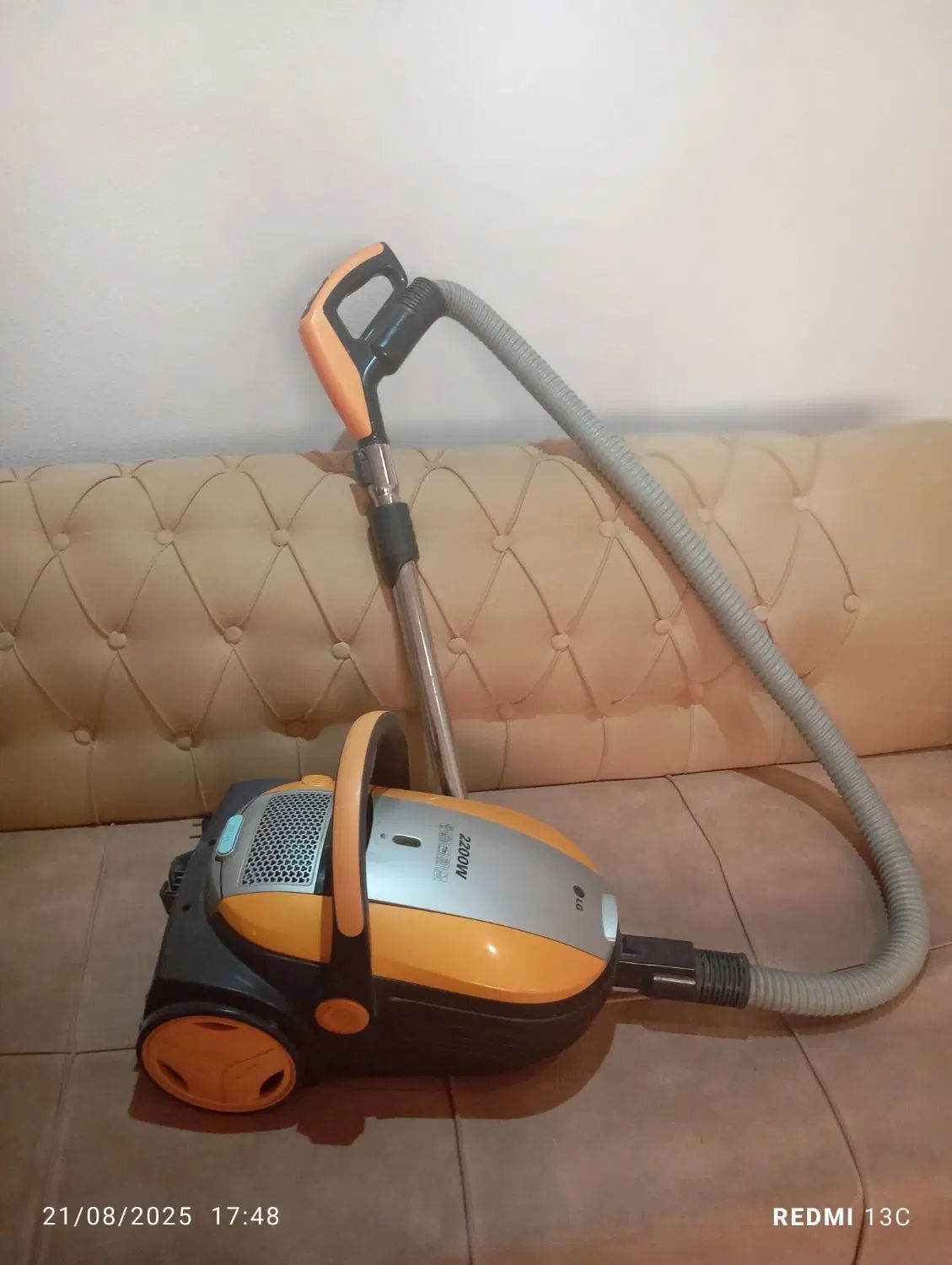 جارو برقی ۲۲۰۰LG|جاروبرقی، جارو شارژی، بخارشو|اصفهان, شیخ اشراق|دیوار