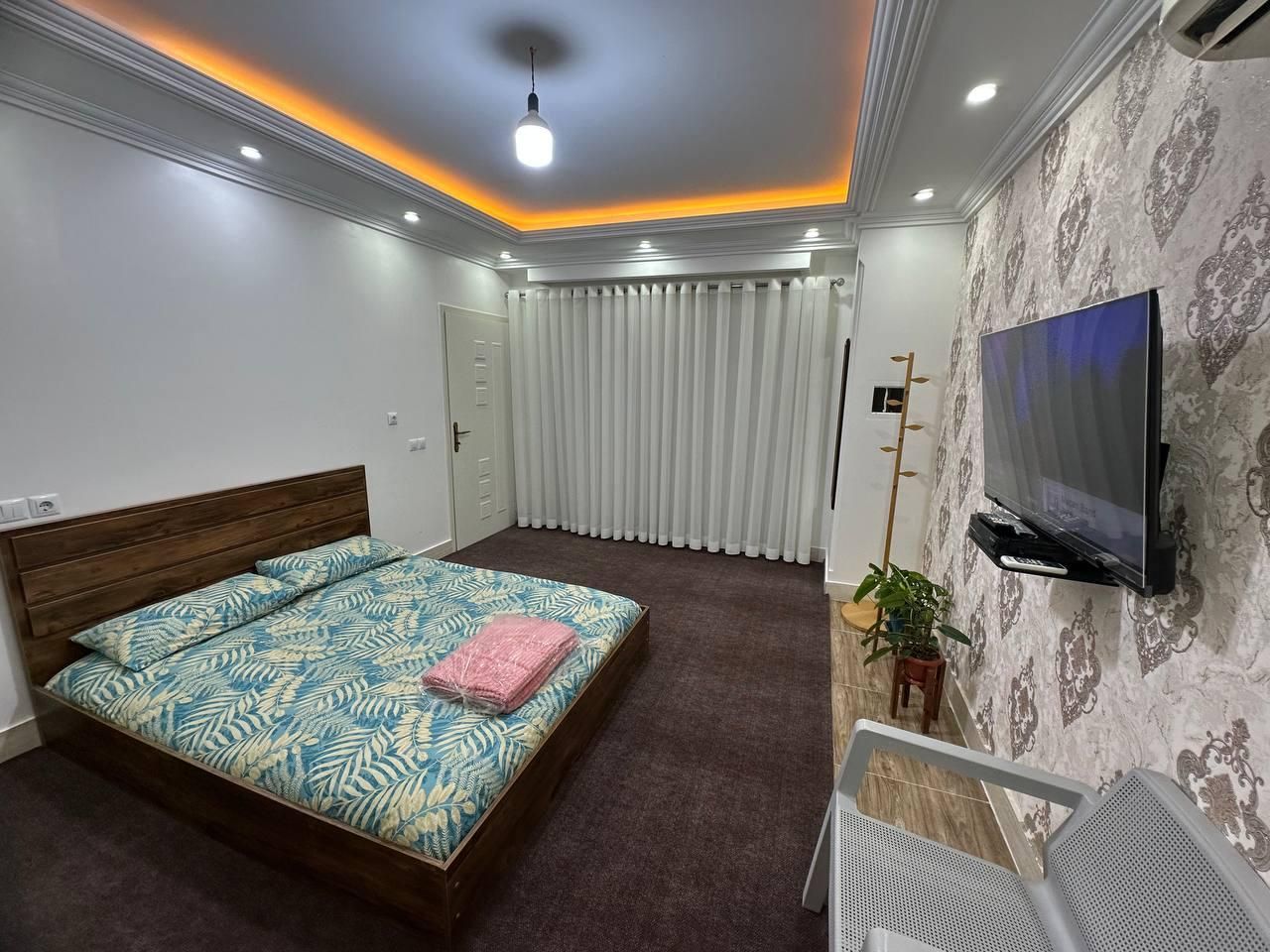 سوئیت نوساز و بسیار تمیز|اجارهٔ کوتاه‌مدت آپارتمان و سوئیت|قائم‌شهر, |دیوار