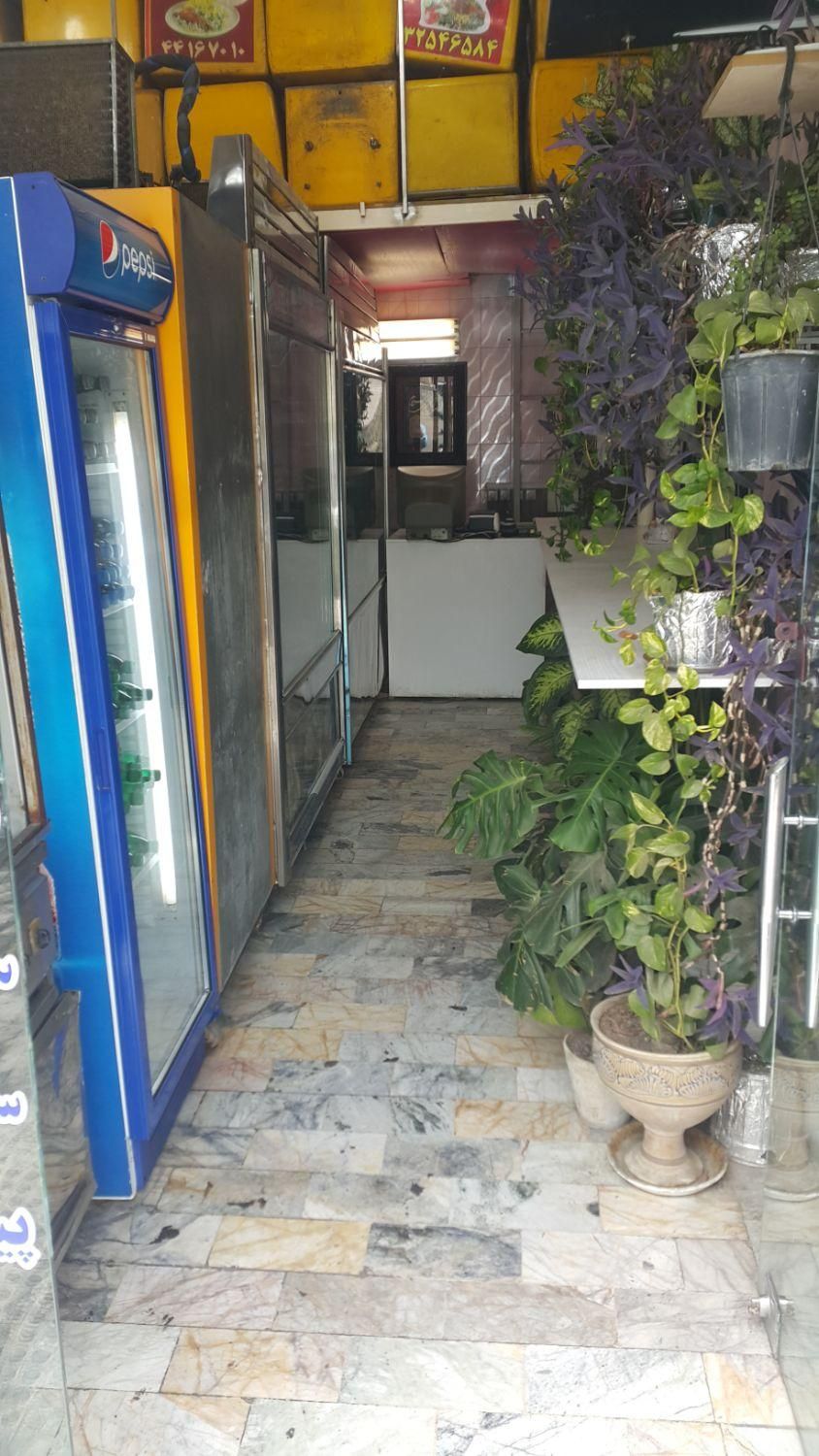 منشی ساندویچزن اشپز کمک اشپز پیک کارگر نیازمندیم|استخدام خدمات فروشگاه و رستوران|کرج, شهرک فرهنگیان|دیوار