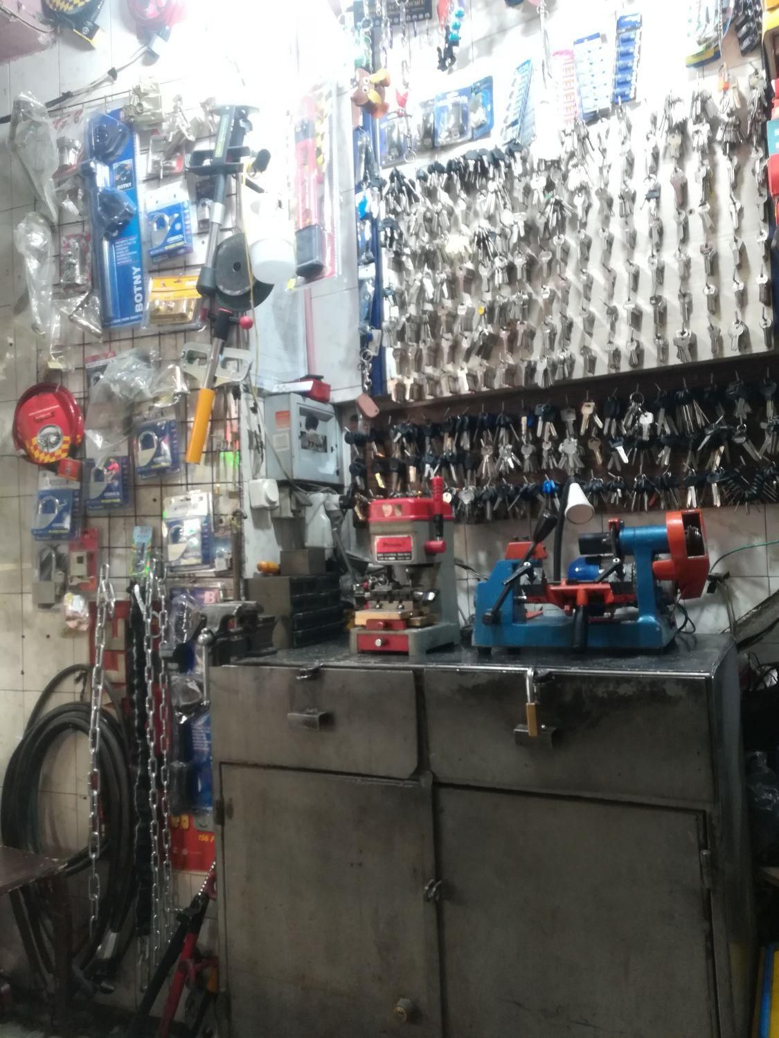 کلیدسازی24ساعته انقلاب،ولیعصرنواب،سلسبیل،منیریه|خدمات پیشه و مهارت|تهران, حر|دیوار