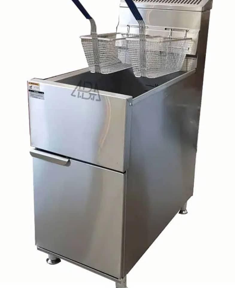 تجهیزات کافه ورستوران/سرخ کن/خلال کن/آون/جارو برقی|کافی‌شاپ و رستوران|زاهدان, |دیوار