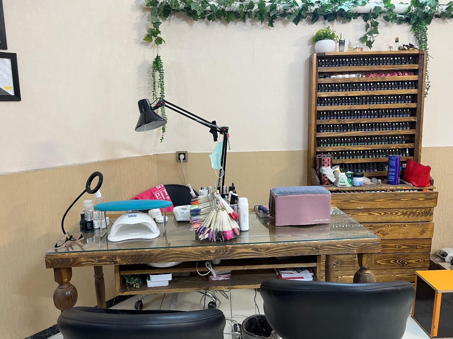 اجاره لاین ناخن پدیکور مژه اپیلاسیون رنگ تتو|اجارهٔ دفتر کار، اتاق اداری، مطب|مشهد, آزادشهر|دیوار