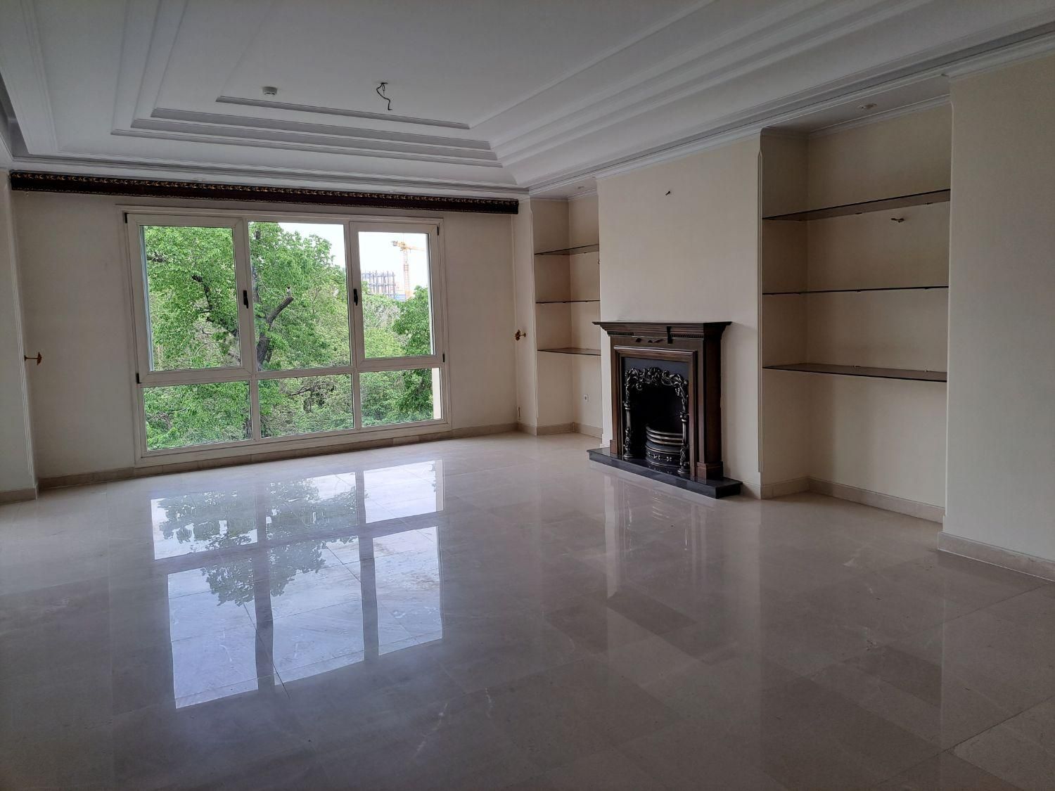 ۳۷۰ متری ۴ خوابه برج باغ  مشجر تراس بزرگ در فرشته