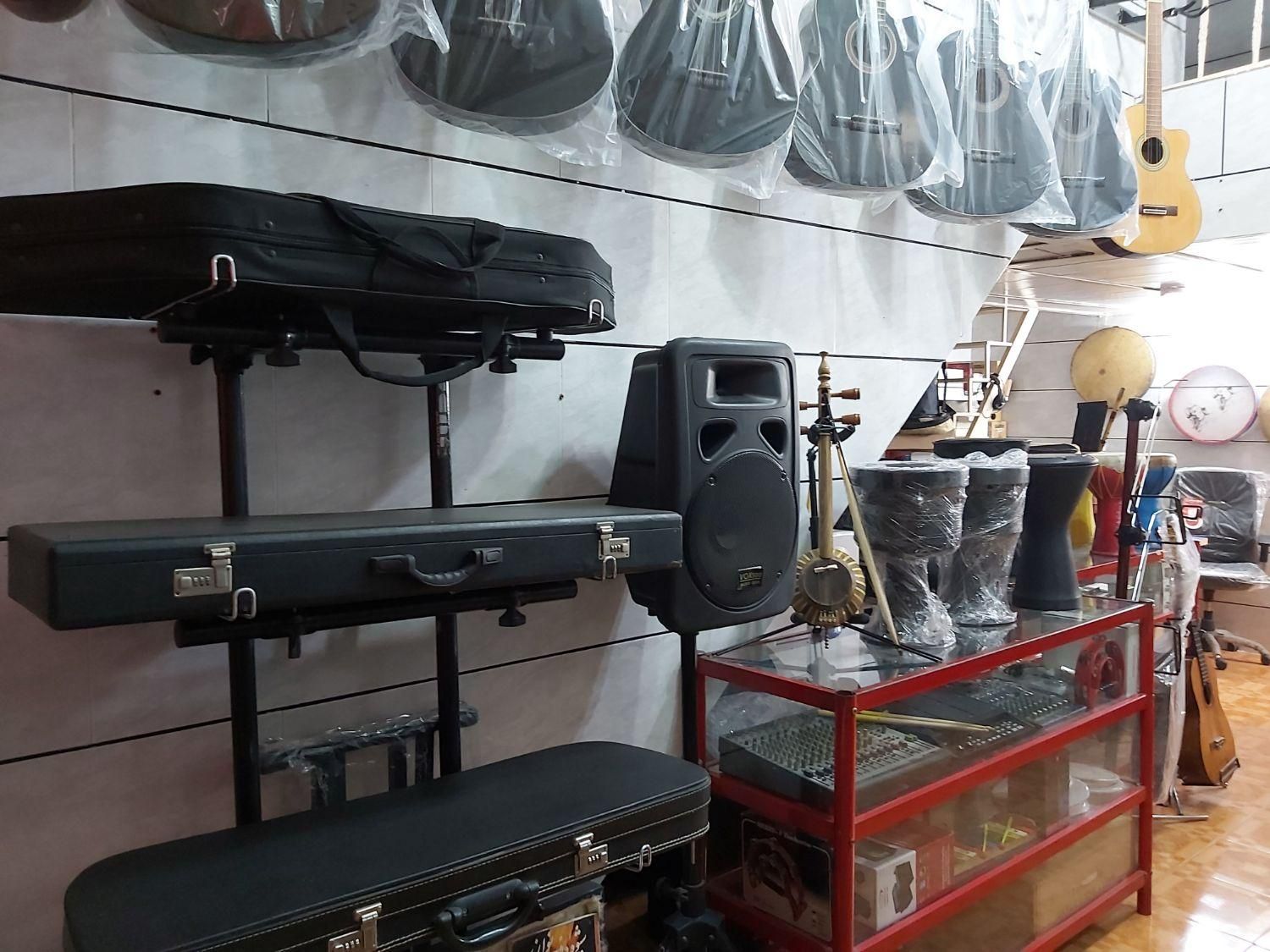 انواع ارگ (کیبورد) ، سازهای کلاسیک و ایرانی|پیانو، کیبورد، آکاردئون|دزفول, |دیوار