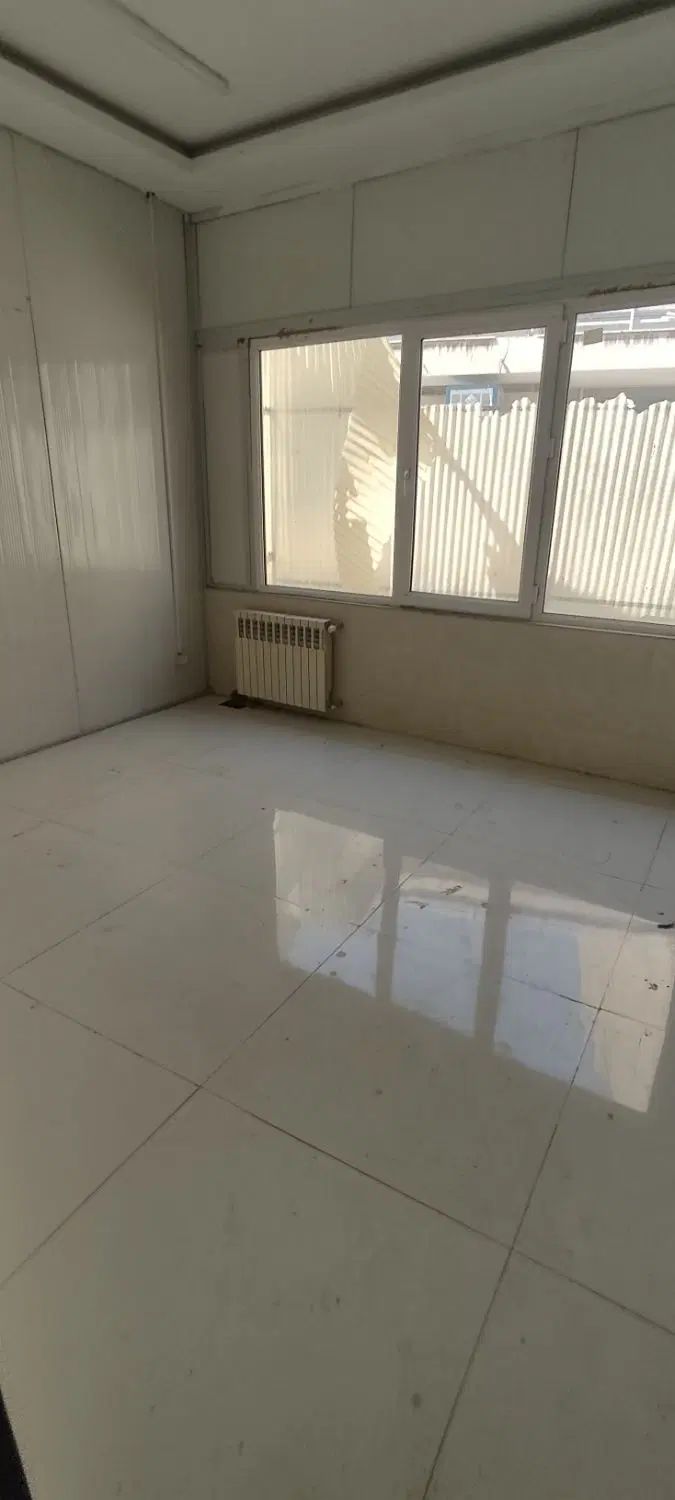 390 متر بنا در بورس پوشاک مناسب تولیدی های معتبر|اجارهٔ دفتر کار، اتاق اداری، مطب|تهران, امجدیه (خاقانی)|دیوار