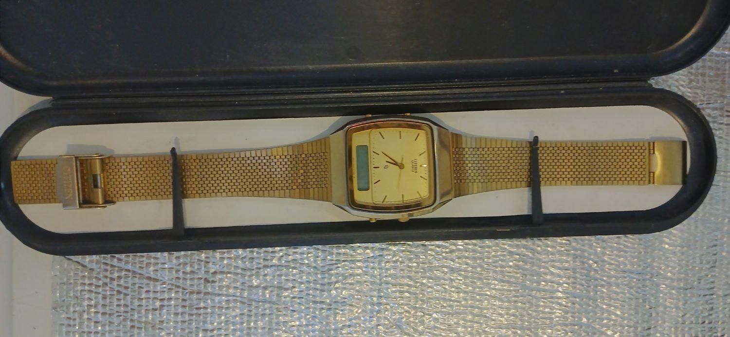 ساعت سیتیزن|ساعت|پردیس, فاز ۱|دیوار