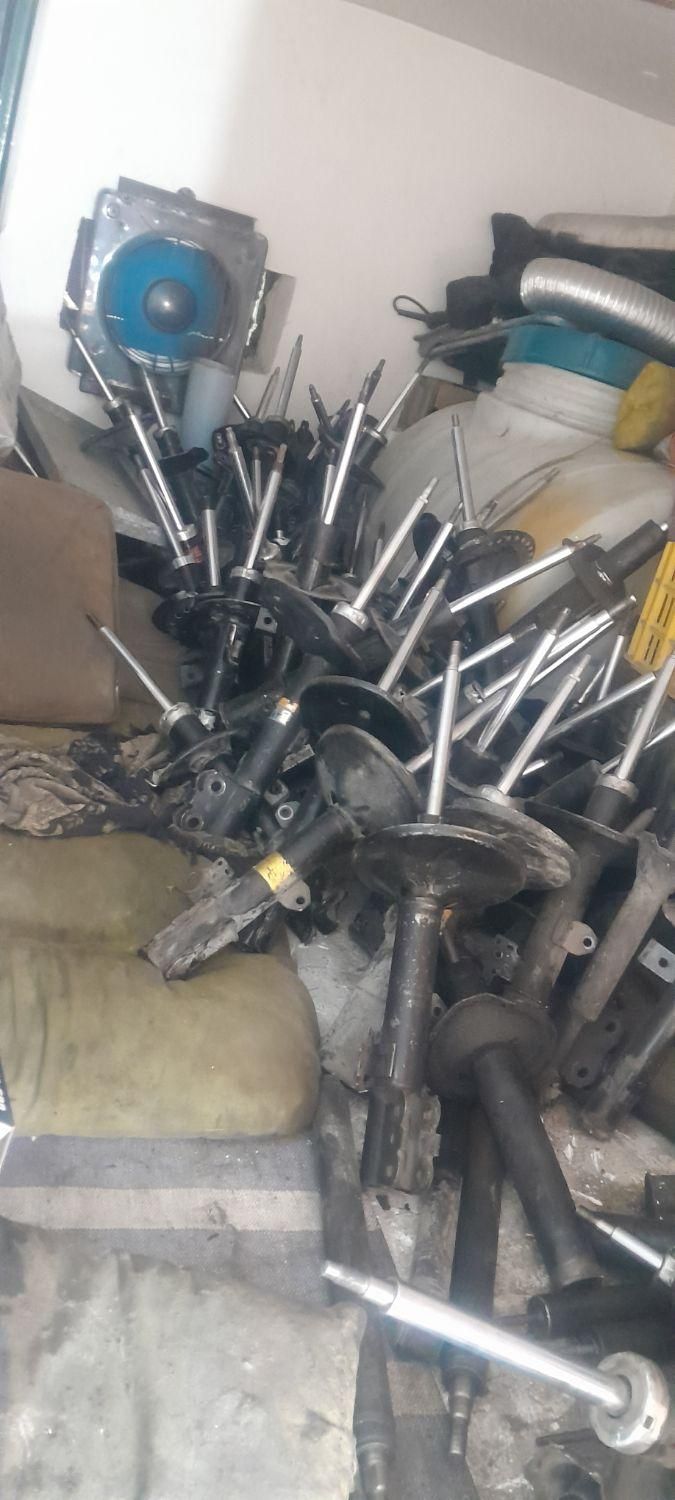 تعمیر انواع کمک فنر باری و سواری|قطعات یدکی و لوازم جانبی|ارومیه, |دیوار