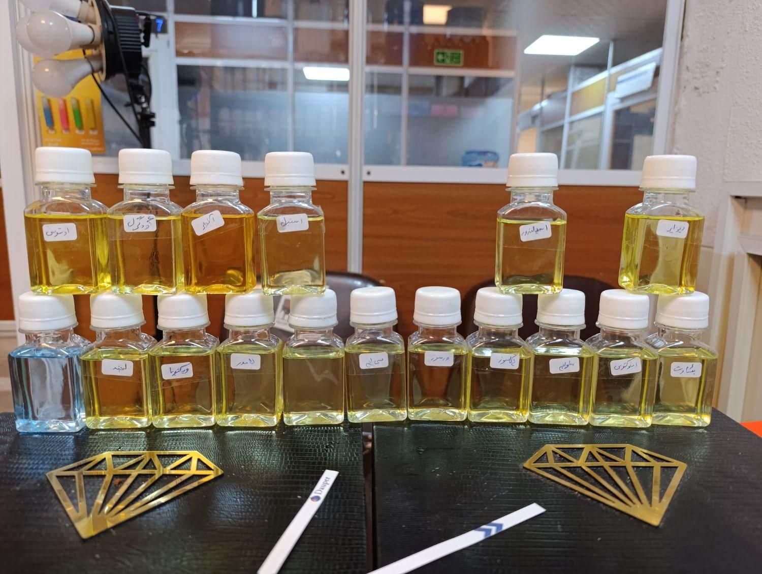 اسانس عطر های پرفروش|آرایشی، بهداشتی، درمانی|تهران, طیب|دیوار