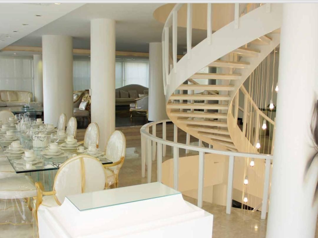 عمارت سفید لواسان اوشان|اجارهٔ کوتاه‌مدت ویلا و باغ|تهران, زعفرانیه|دیوار