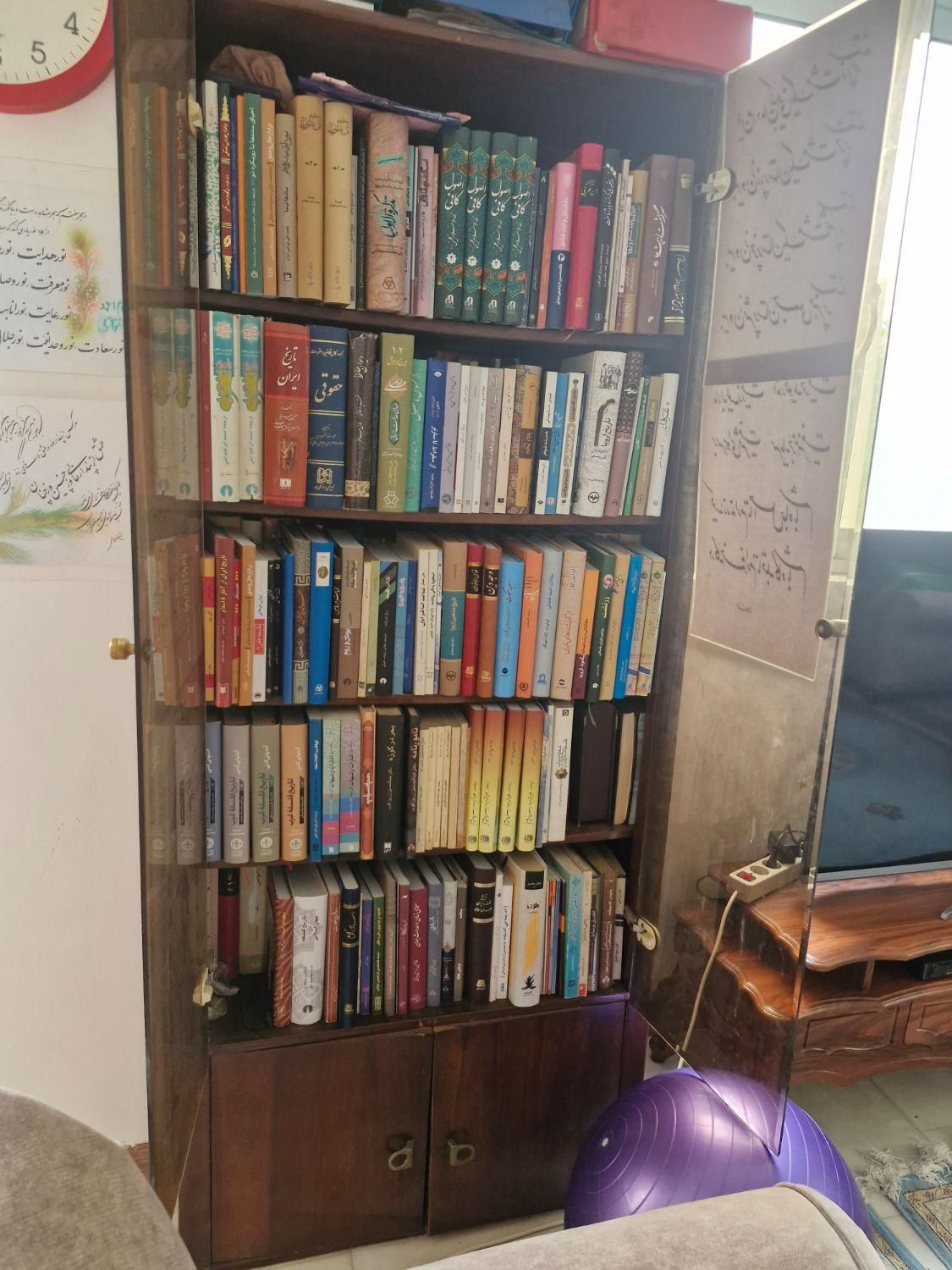 دو عدد کتابخانه جنس چوب خیلی فوری|کتابخانه، شلف، قفسه‌های دیواری|شیرگاه, |دیوار