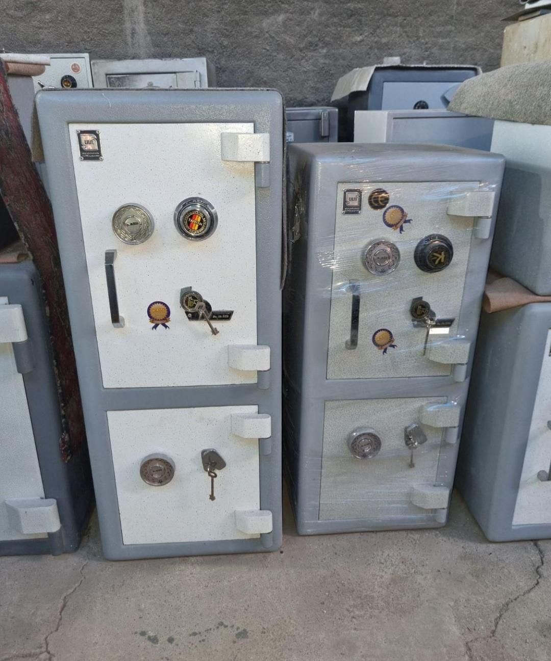 گاوصندوق فقط کاوه و زیر ویترینی نو و اکبند|ابزارآلات|کرمان, |دیوار