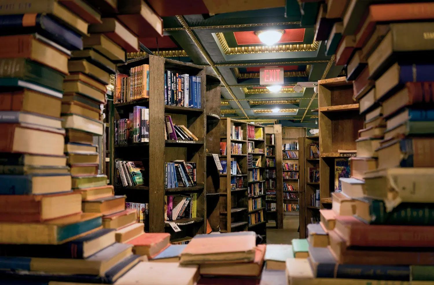 نیروی کار جوان جهت بسته بندی کتاب|استخدام خدمات فروشگاه و رستوران|تهران, جوادیه تهرانپارس|دیوار