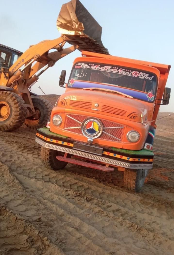 انواع شن وماسه وآجر .شسته،نخودی بادامی،شن بادی بنز|خدمات حمل و نقل|کرمان, |دیوار