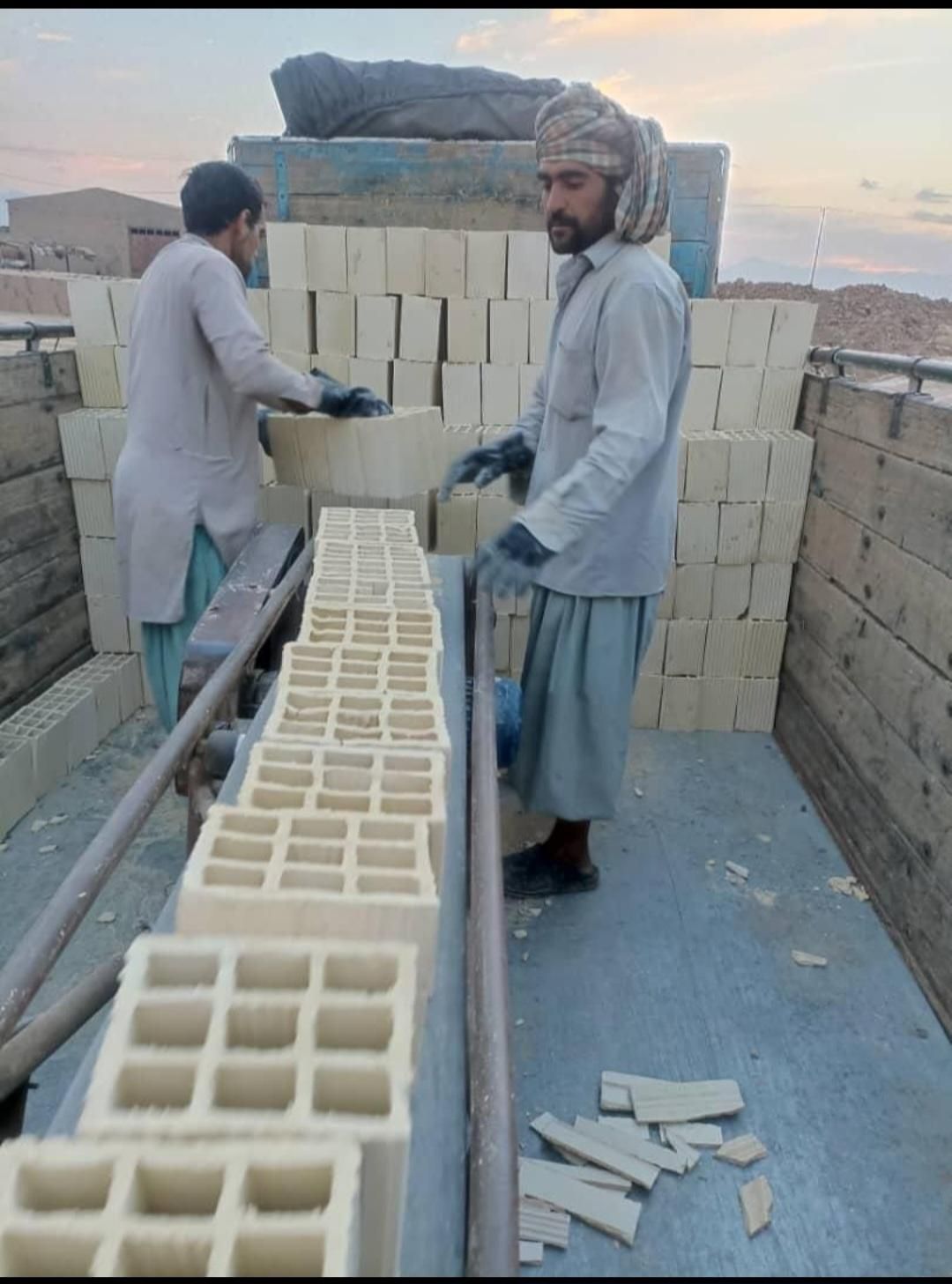 اجر تیغه *سفال تیغه درجه یک|عمدهفروشی|عنبرآباد, |دیوار