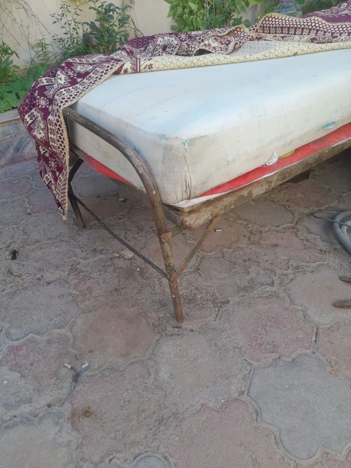 تخت خواب یک نفره فلزی با تشک طبی ۳۰ سانتی|تشک تختخواب|مشهد, الهیه|دیوار