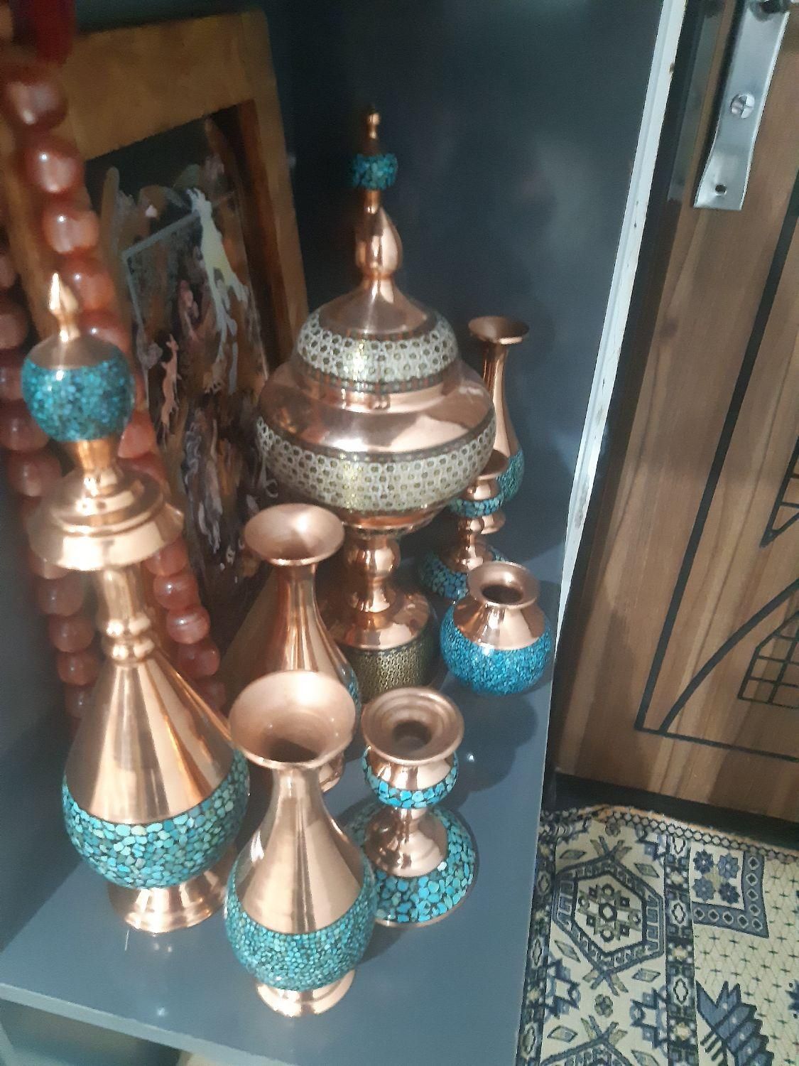 ظروف مسی و برنجی|کلکسیون اشیاء عتیقه|لنجان, |دیوار