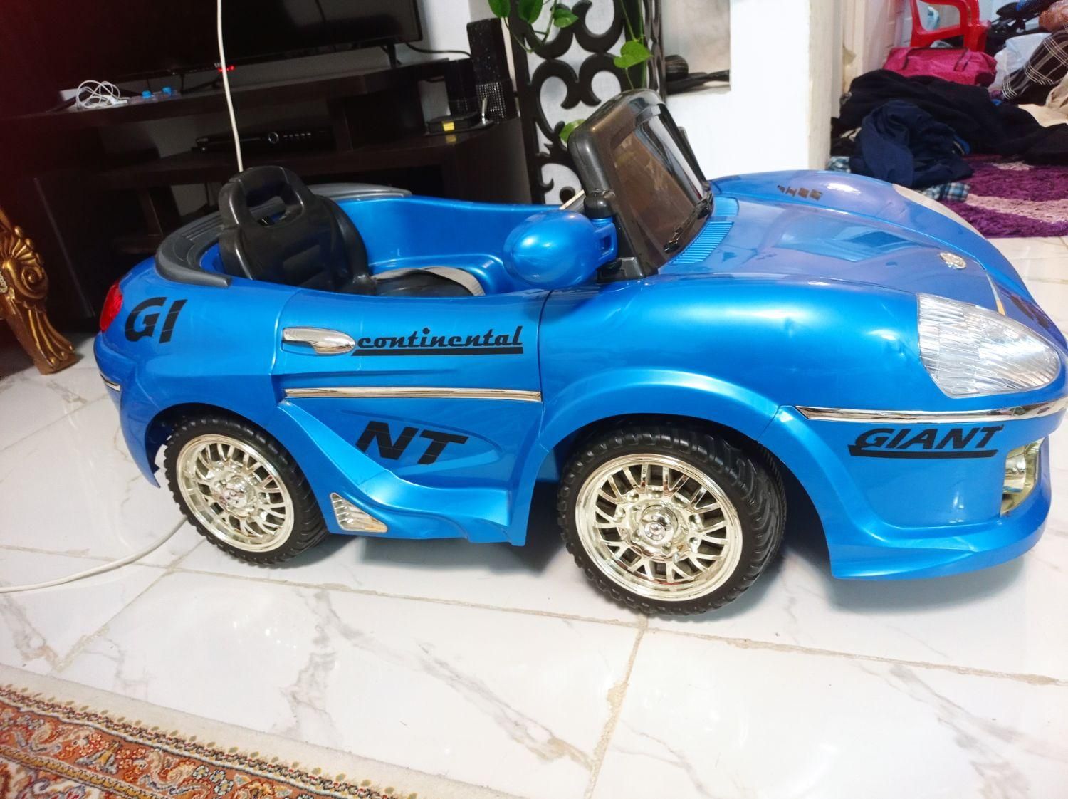 ماشین شارژی مناسب از یکسال تا ۷سال|اسباب‌بازی بچه|رشت, آب و برق|دیوار