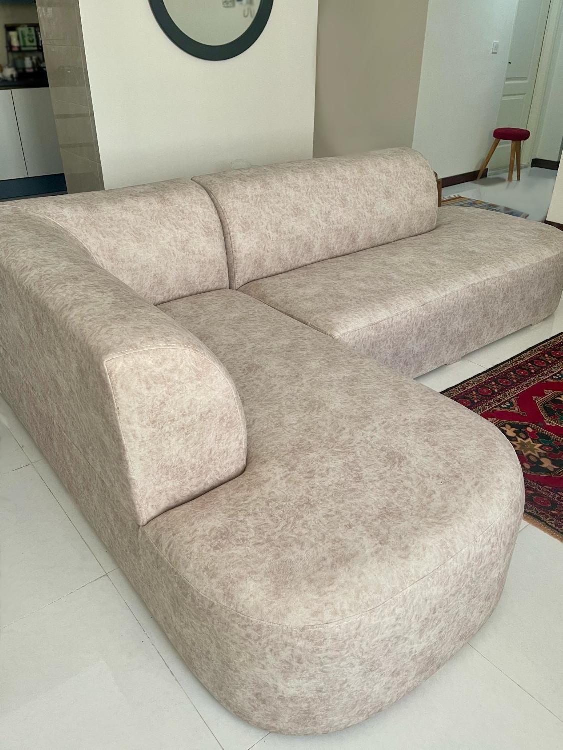 یک دست مبل 7 نفره (1 اِل جدا شونده + 2 تک)|مبلمان خانگی و میز عسلی|تهران, جوانمردان (اندیشه)|دیوار