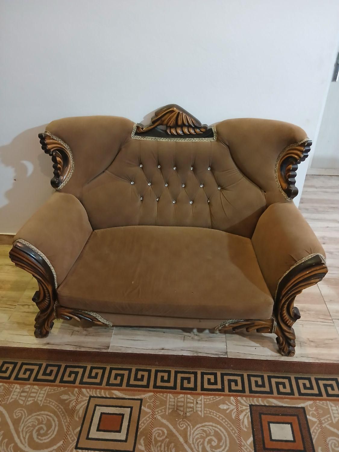 مبلمان ۷ نفره سلطنتی کلاسیک|مبلمان خانگی و میز عسلی|آمل, |دیوار