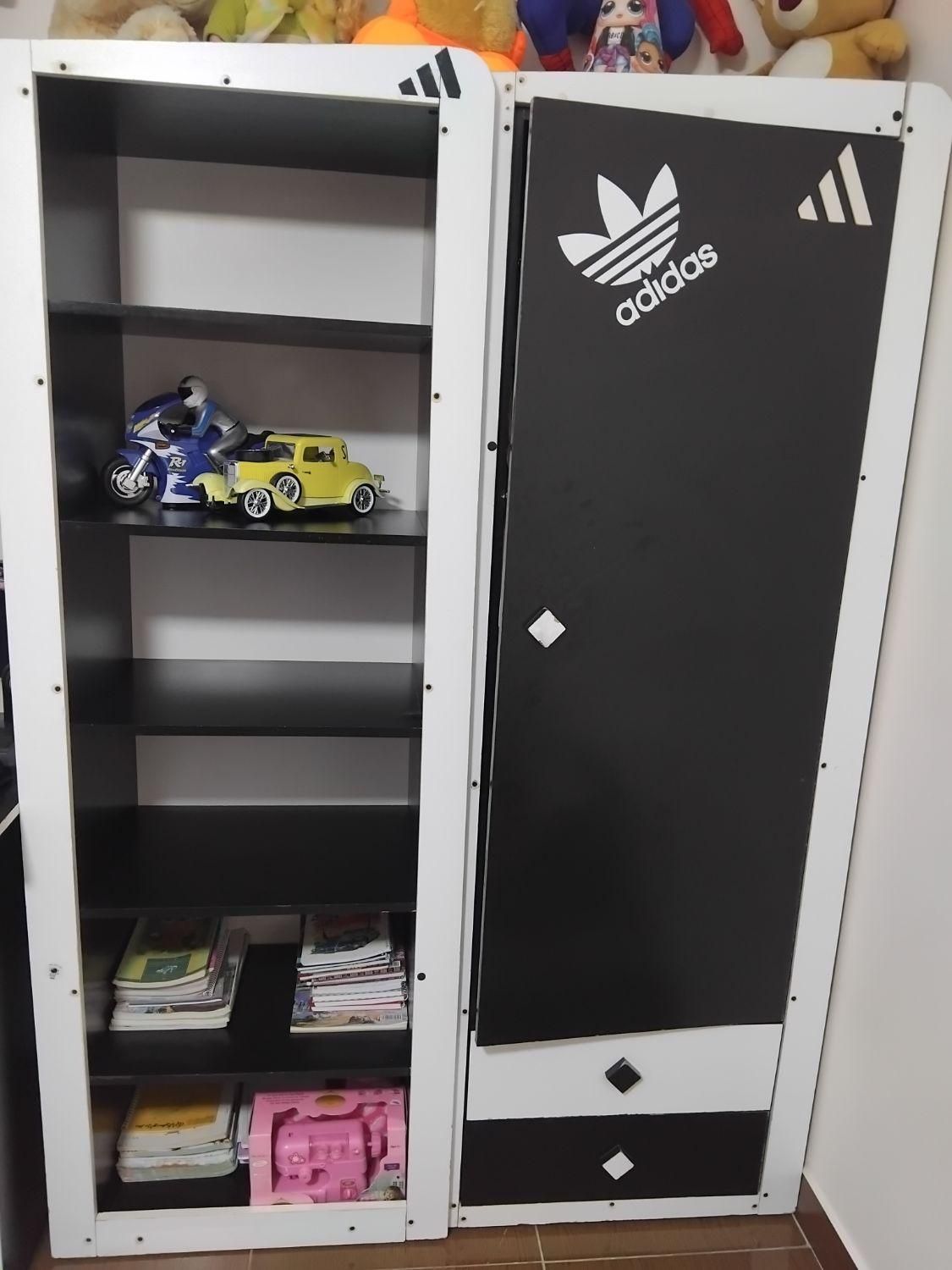 ۲عددکمد جا رختی وجای کتاب وعروسک اسپرت ادیداس|جاکفشی، کمد، دراور|هرسین, |دیوار