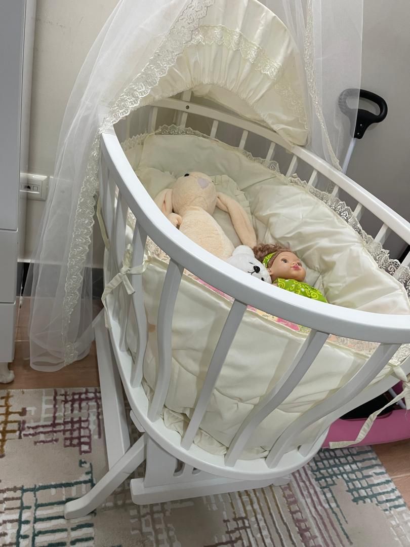 تخت کودک کنار تخت مادر|تخت و صندلی بچه|هشتگرد, هشتگرد قدیم|دیوار