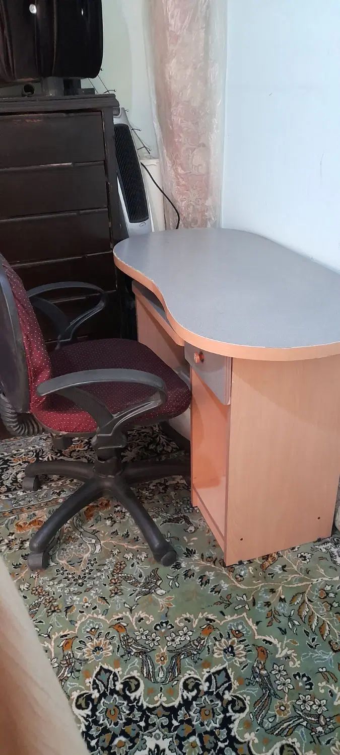 میزکامپیوتردانشجو میزتحریردانش اموزی صندلی چرخ دار|میز تحریر و کامپیوتر|پرند, فاز ۶|دیوار