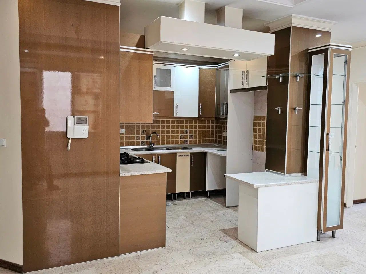 کابینت دست دوم هایگلاس همراه هود،اوپن(سالم)|مصالح و تجهیزات ساختمان|تهران, طرشت|دیوار