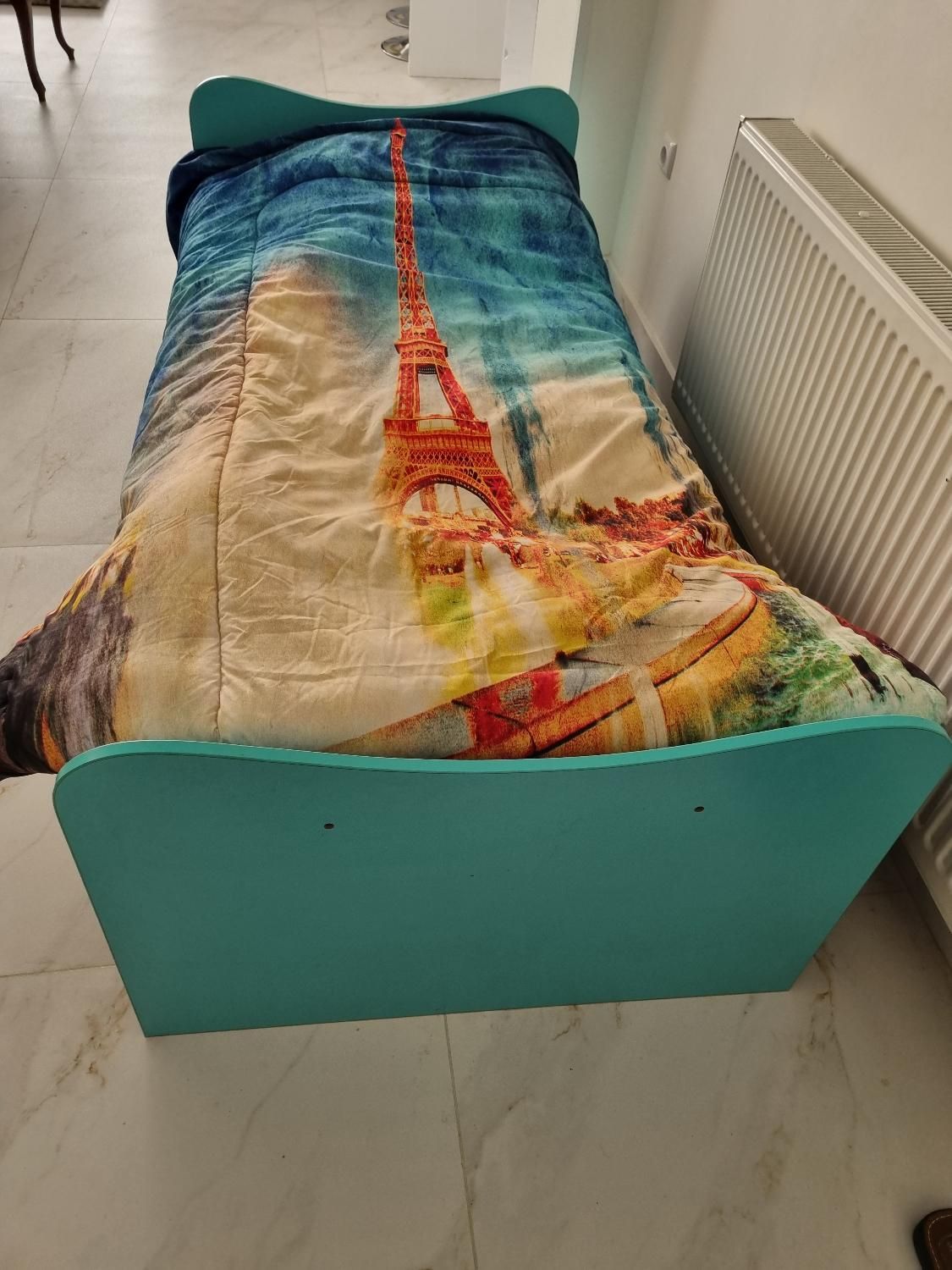 تخت نوجوان عرض ۹۰ دارای یک کشوی بزرگ زیر تخت.سالم.|تخت و سرویس خواب|قزوین, |دیوار