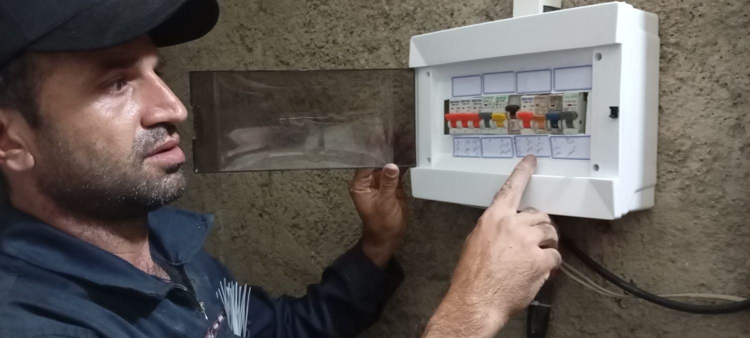 برقکاری ساختمان وسیم کشی تلفن ونصب روشنایی ودوربین|خدمات پیشه و مهارت|تهران, فرودگاه مهرآباد|دیوار