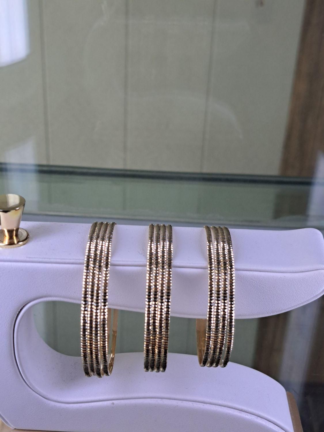 النگو کویر|جواهرات|قم, نیروگاه|دیوار