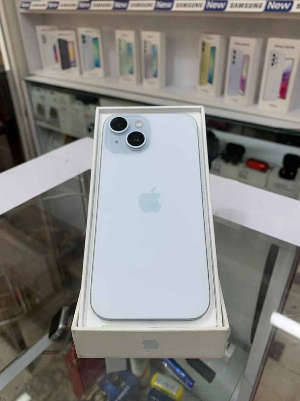 اپل iPhone 15 با حافظهٔ ۱۲۸ گیگابایت|موبایل|شیراز, زند|دیوار