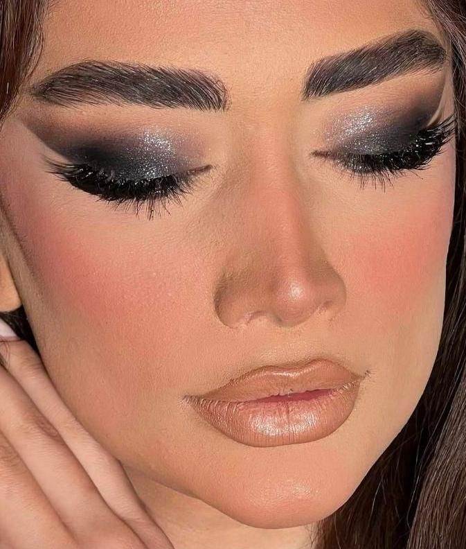 کاشت اکستنشن مژه بافت مو میکاپ شنیون موخوره گیری|خدمات آرایشگری و زیبایی|سنندج, |دیوار