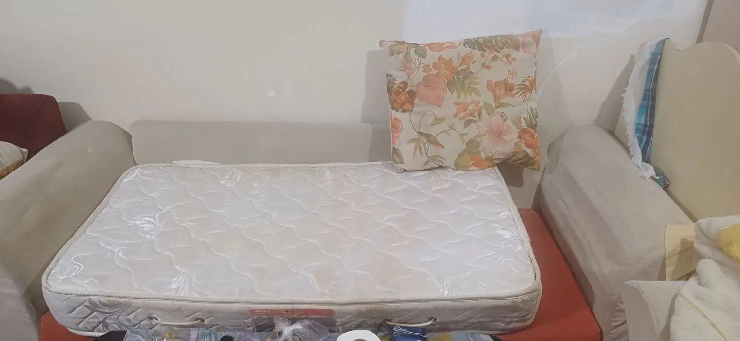 تخت کودک و تشک و ست مبل. قابل حمل با ماشین شخصی|تخت و سرویس خواب|تهران, امجدیه (خاقانی)|دیوار