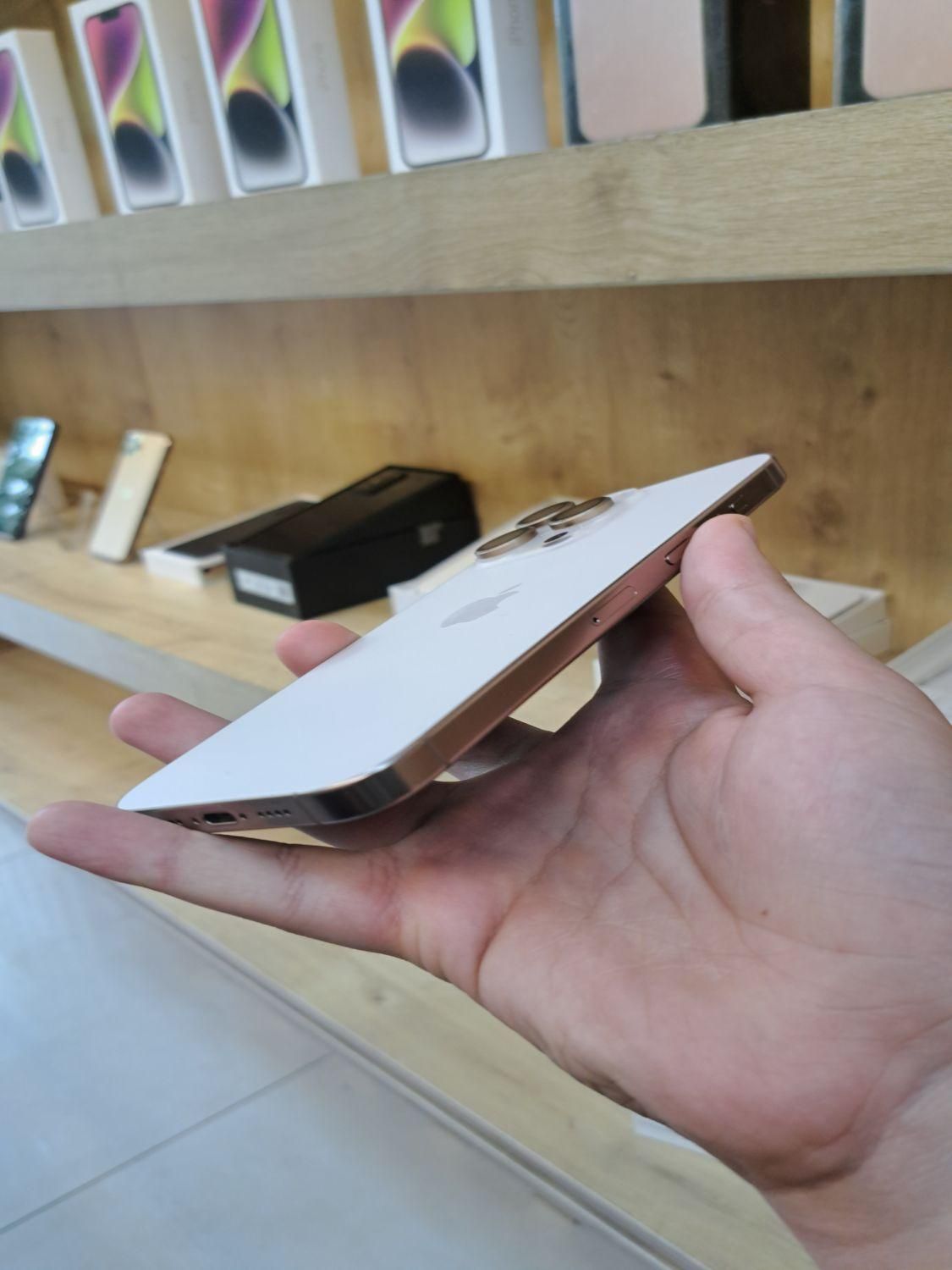 اپل iPhone 16 Pro Max با حافظهٔ ۲۵۶ گیگابایت|موبایل|اصفهان, احمدآباد|دیوار