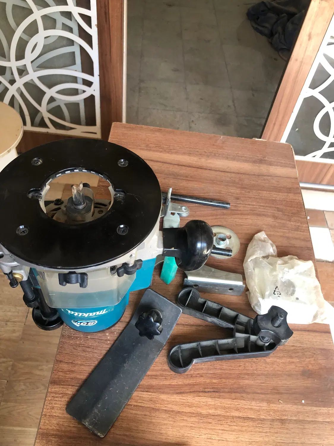 MAKITA اُورفرز درحد - ماکیتا قدیمی اصلی با متعلقات|ابزارآلات|تهران, باغ فیض|دیوار