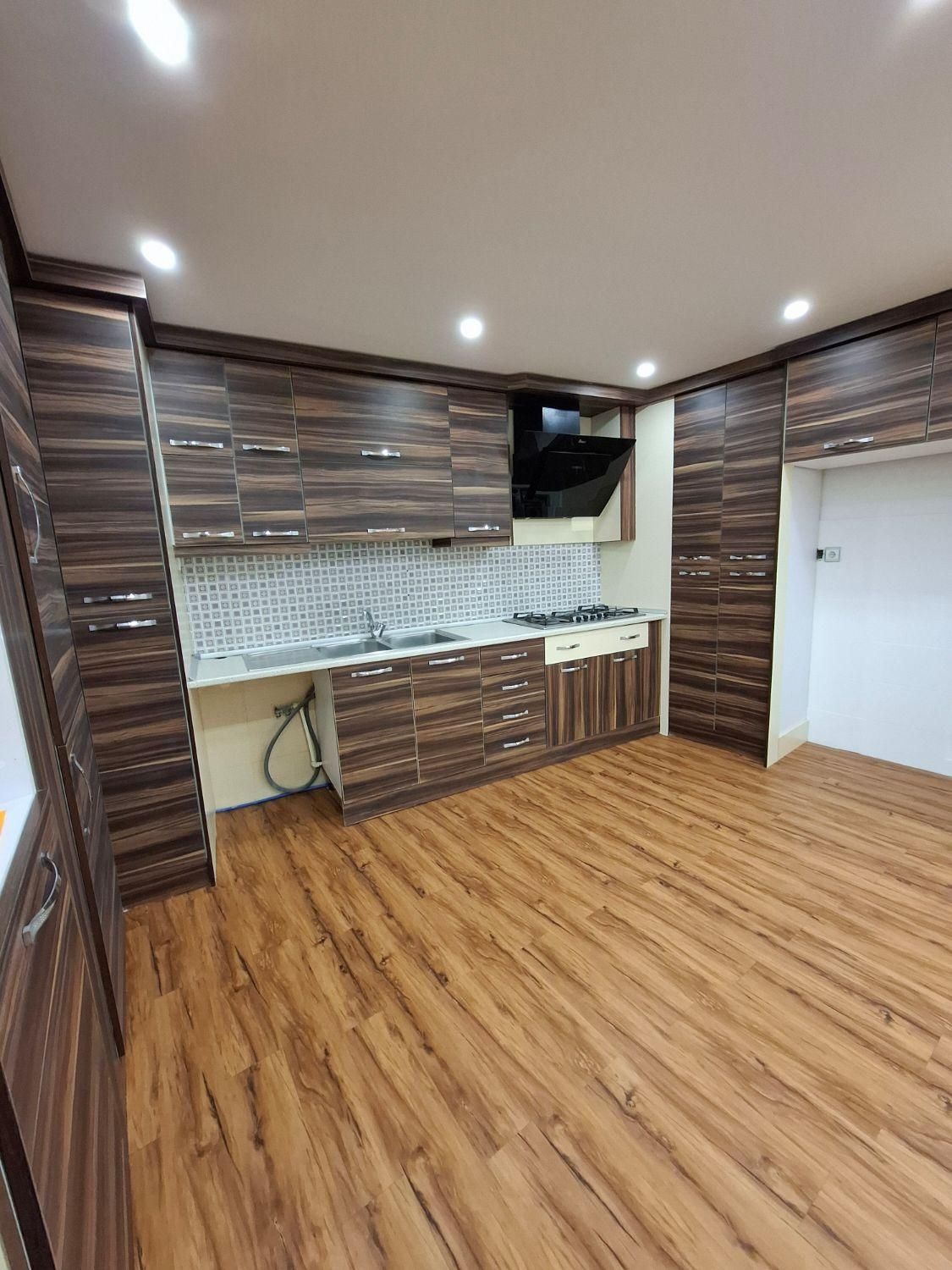 فروش آپارتمان ۸۲ متری در معلم/ تاپ لوکیشن|فروش آپارتمان|رشت, حسین آباد|دیوار
