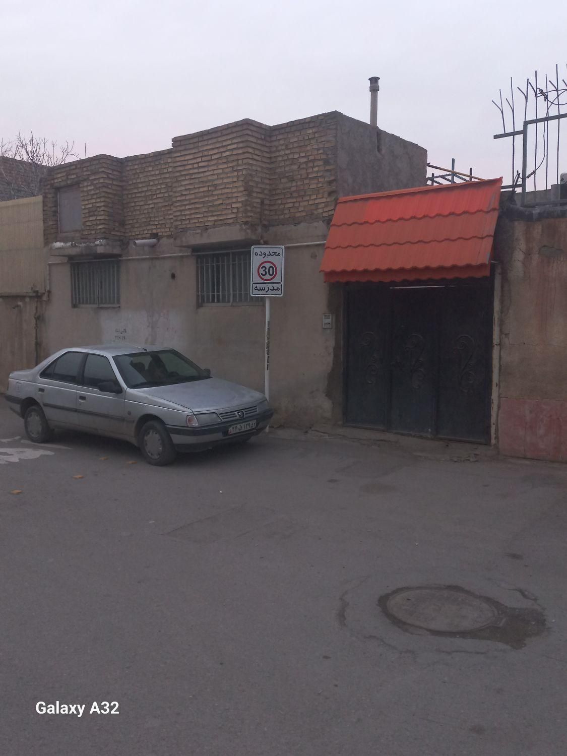 ویلایی۸۰متری،سندملکی،۱۰مترحاشیه،درمیرزاکوچکخان ۳|فروش خانه و ویلا|مشهد, حسین‌آباد|دیوار