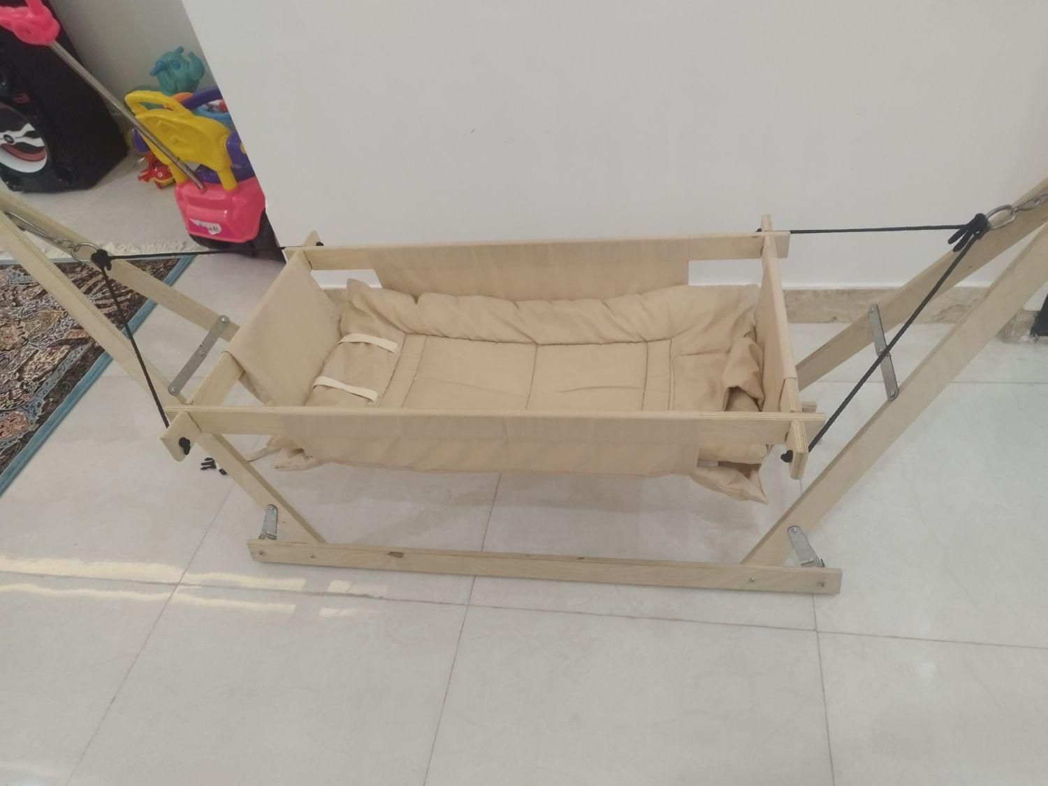 گهواره بچه|تخت و صندلی بچه|رشت, دروازه لاکان|دیوار