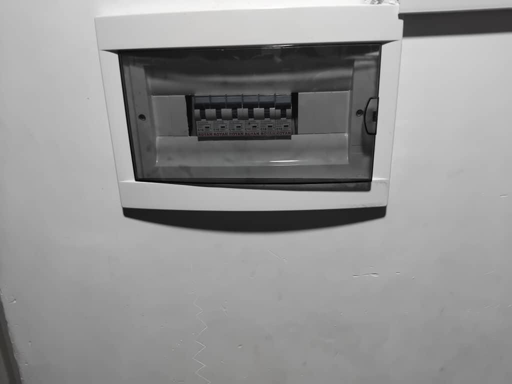 رفع اتصالی برقکار برقکاری برقکشی برق کش نورپردازی|خدمات پیشه و مهارت|همدان, |دیوار