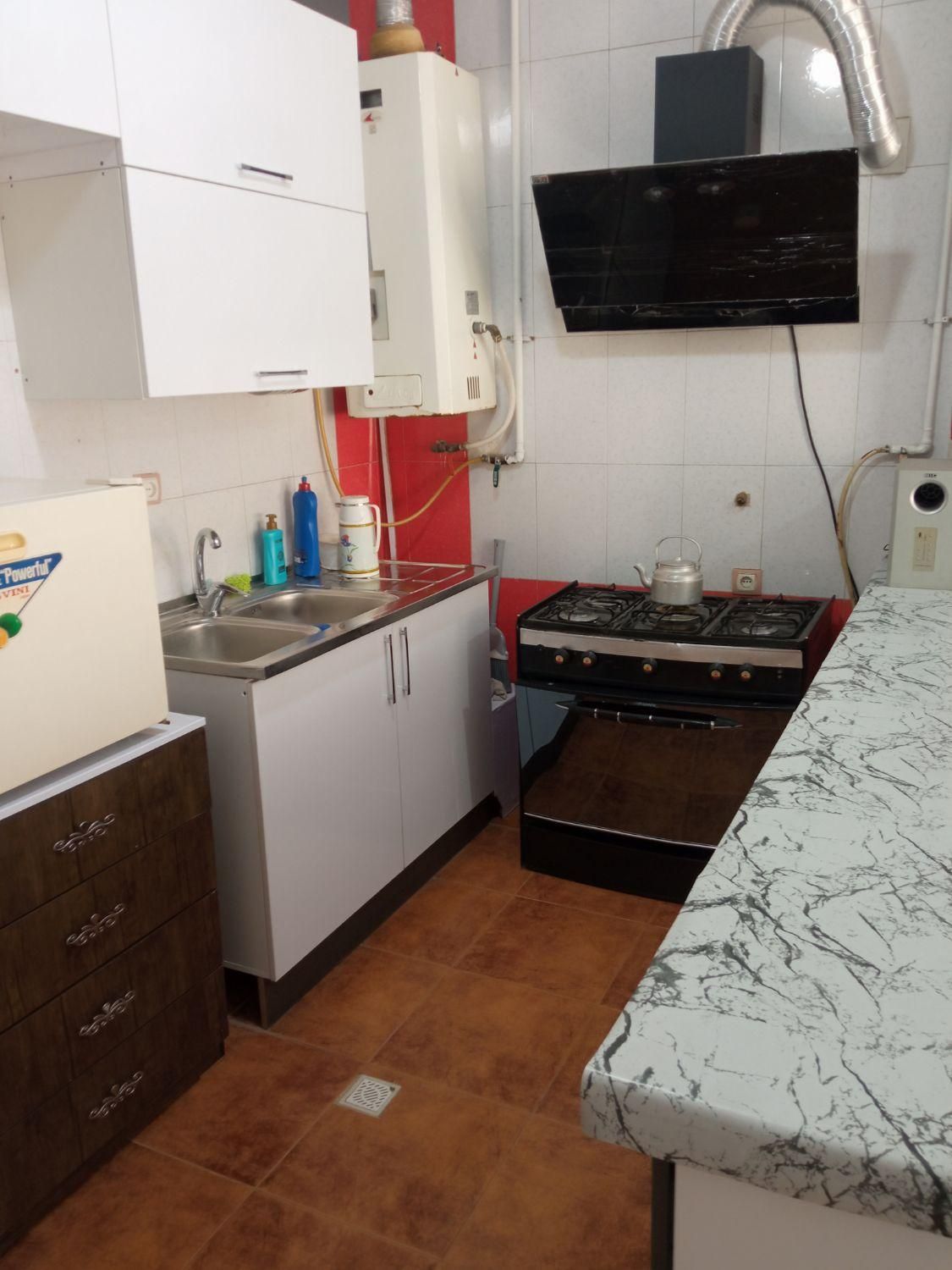 منزل مبله مستقل نواب صفوی|اجارهٔ کوتاه‌مدت آپارتمان و سوئیت|شیراز, کوشک میدان|دیوار